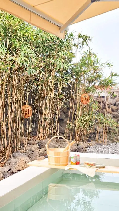 Aewol Gilro Villa Jeju