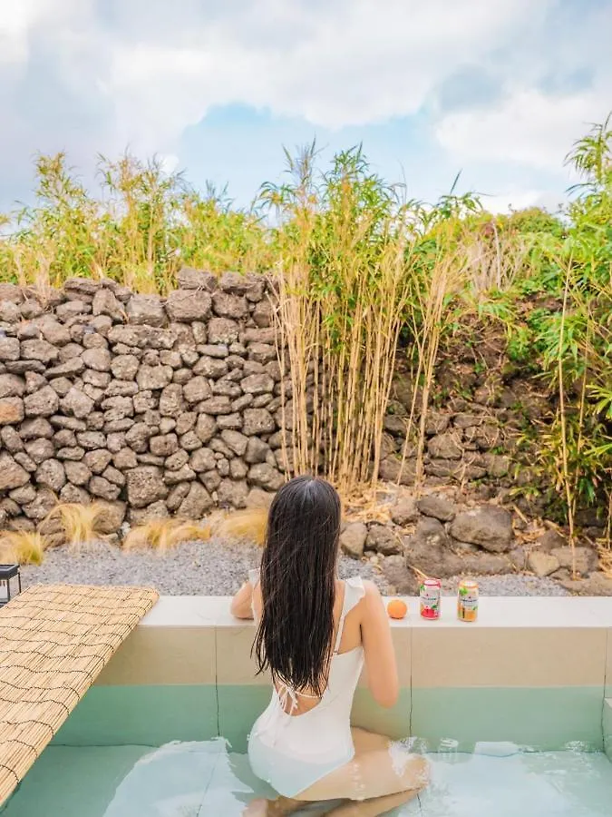 Aewol Gilro Villa Jeju